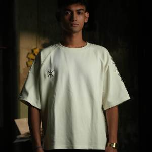 oversized white t-shirt